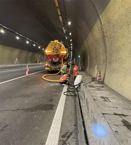 福安隧道排水渠清淤